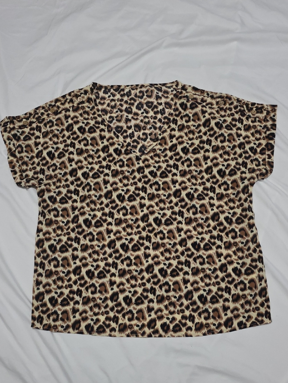 ❣️5 For $20❣️ Leopard Print V-Neck Top
